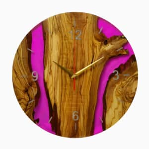 orologio in legno di ulivo e resina epossidica rosa chiaro